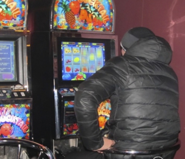 В Курске игровые автоматы принесли владельцу нелегального бизнеса 24 миллиона рублей