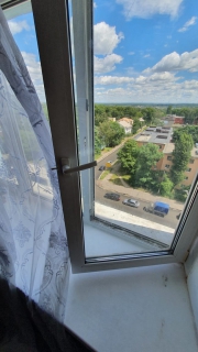 В Курске из окна 8-го этажа выпала 4-летняя девочка