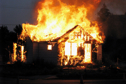 В Касторенском районе в результате возгорания дома погиб мужчина